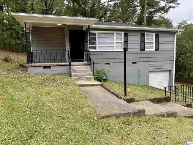 Building Photo - 205 Lake Dr Cir NE