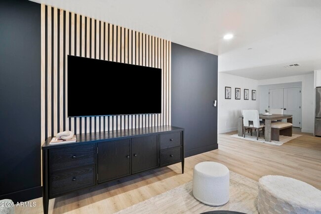 Building Photo - 8513 E Indianola Ave