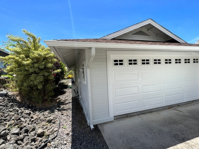 Building Photo - For Rent|  Two Bedroom / Two Bath Pualani Estates House