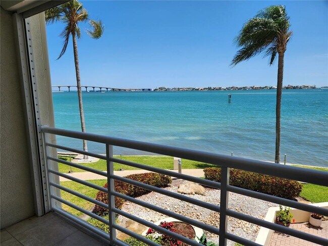 Building Photo - 6105 Bahia Del Mar Cir