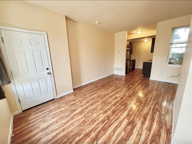 Building Photo - 1507 W Stiles St