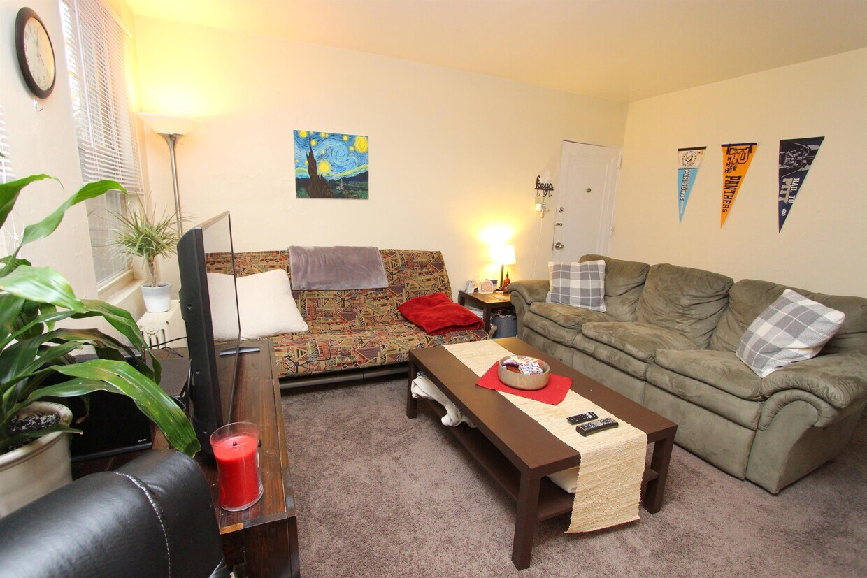 Primary Photo - 137 N Craig St