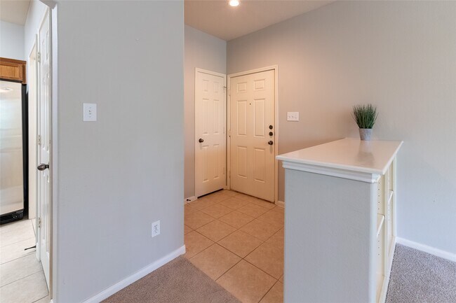 Foto del edificio - 6607 Lake Woodlands Dr