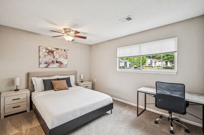 Foto del edificio - 1705 Kenridge Pkwy