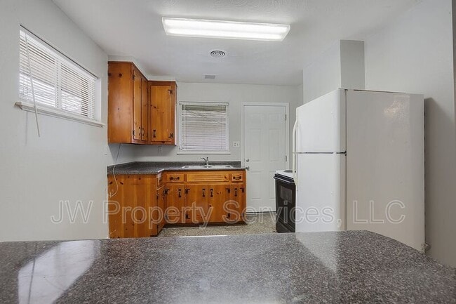 Foto del edificio - 124 Lake Ave