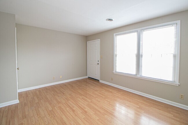 Foto del edificio - 810-D Golfview Place