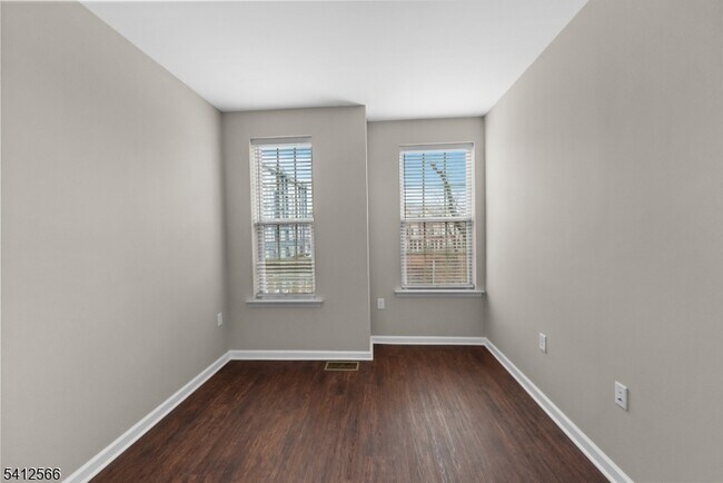 Foto del edificio - 1038 Station Rd