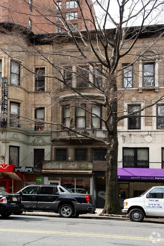 Foto principal - 208 W 79th St