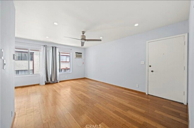 Foto del edificio - 7506 Romaine St
