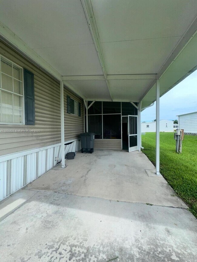 Foto del edificio - 1561 SW 64th Way