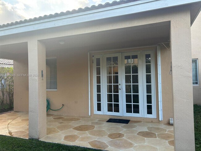 Building Photo - 1146 Areca Way