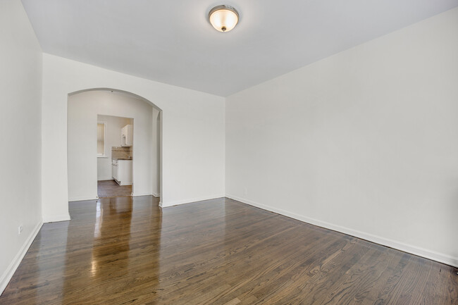 Foto del edificio - 4452 W Parker Ave