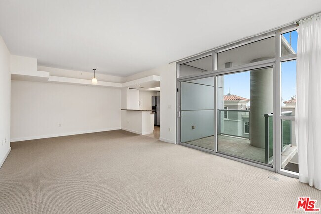 Foto del edificio - 13700 Marina Pointe Dr