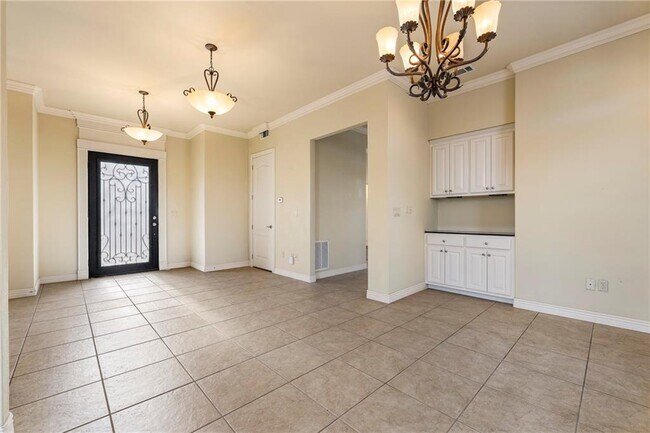 Foto del edificio - 2700 S Everest Ave