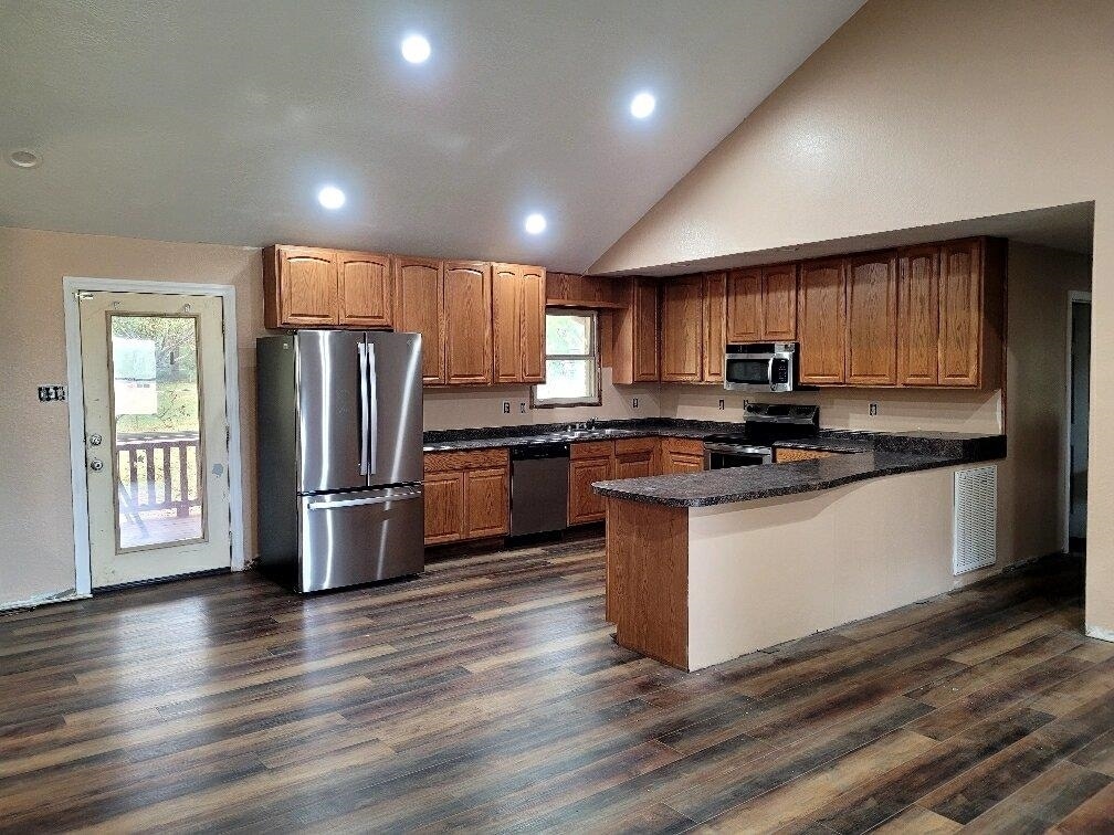 Foto principal - 721 N James St