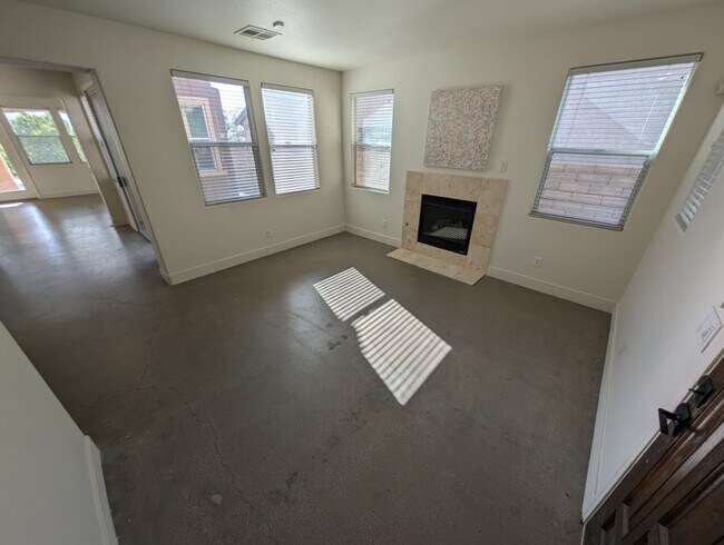 Foto del edificio - 520 Ivy Spring St