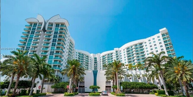 Foto del edificio - 7900 Harbor Island Dr