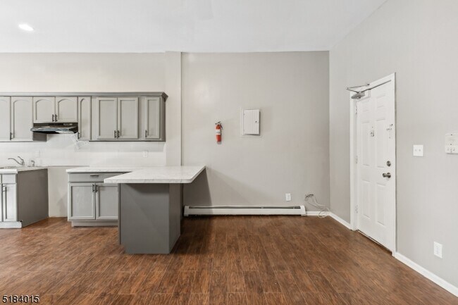 Foto del edificio - 169 Mt Prospect Ave