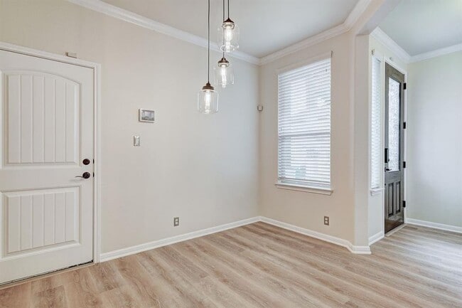 Building Photo - 9417 Solana Vista Loop