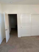 Building Photo - 6982 Avignon Dr Building Photo - 6982 Avignon Dr