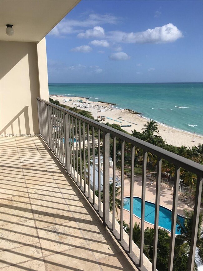 Foto del edificio - 2625 Collins Ave