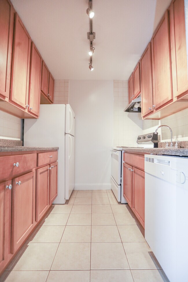 Foto del edificio - 4500 N Winchester Ave