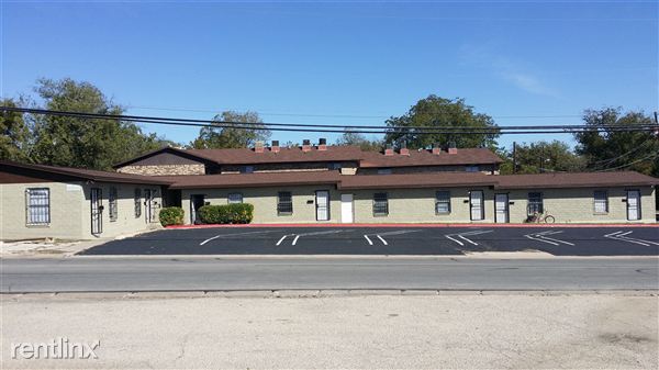 Primary Photo - 209 E Dean Ave