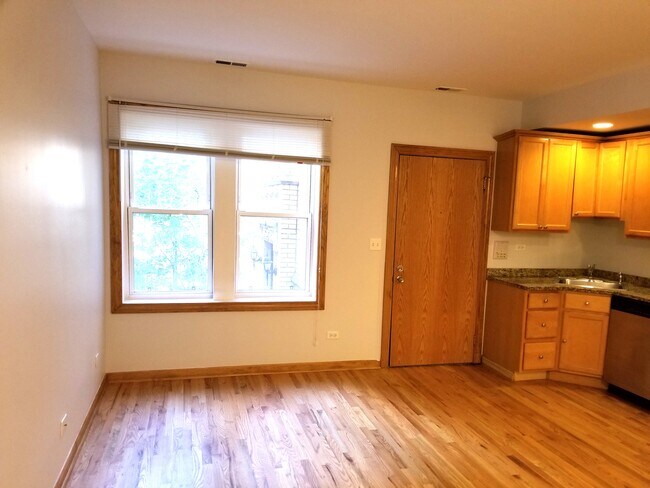 Foto del edificio - 6312 N Fairfield Ave