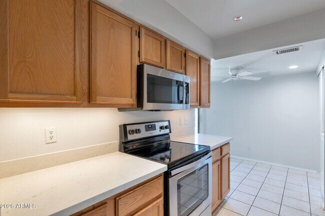Foto del edificio - 9550 N 94th Pl
