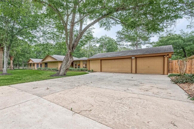 Foto del edificio - 12425 Pine Oak Dr