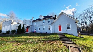 Building Photo - 419 Plainfield Ave