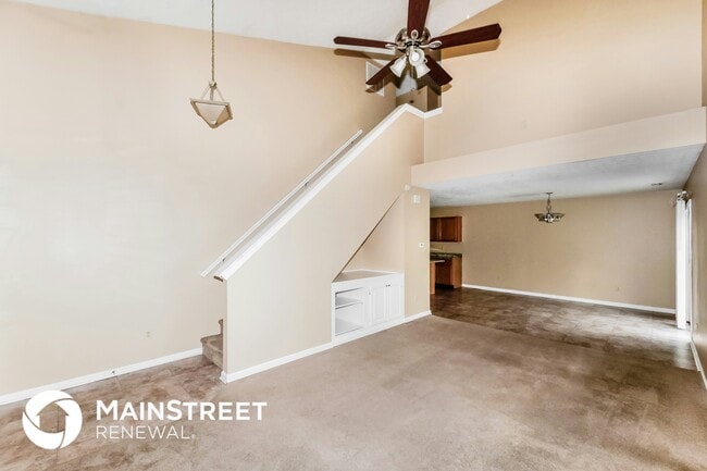 Building Photo - 2525 Grand Fir Dr
