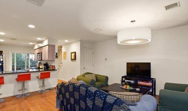 Foto del edificio - 216 Parker Hill Ave