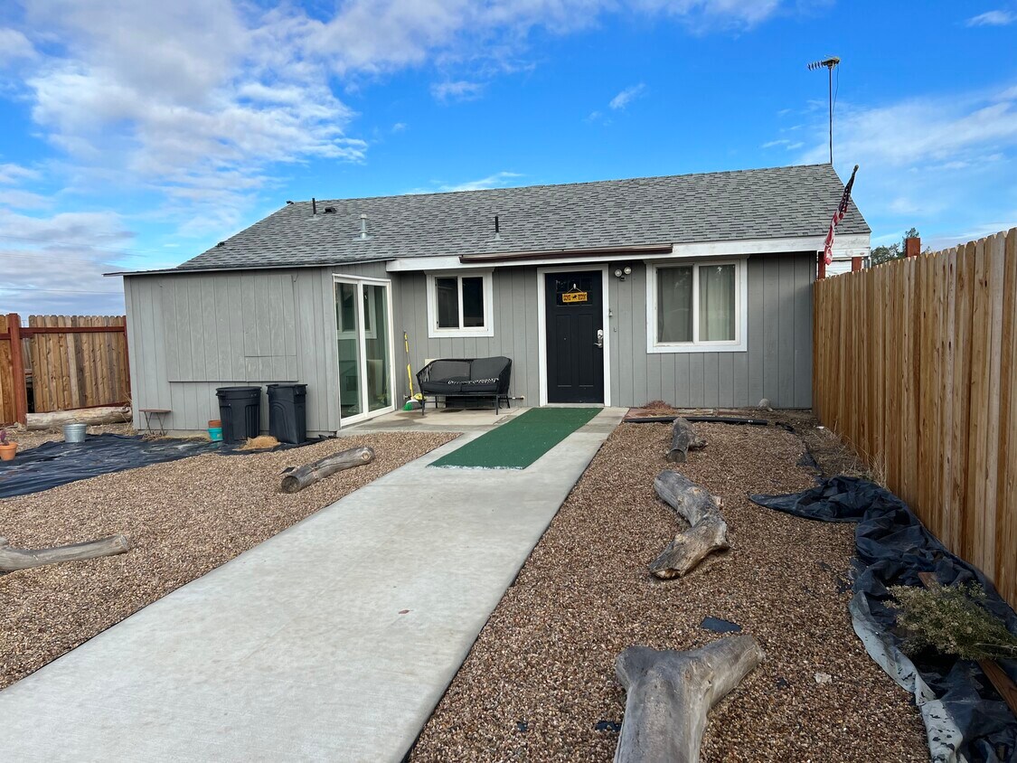 Foto principal - 5270 Jardine Rd