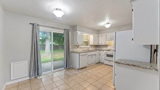 Building Photo - "Cozy 3-Bedroom Home on Joye Street with M...