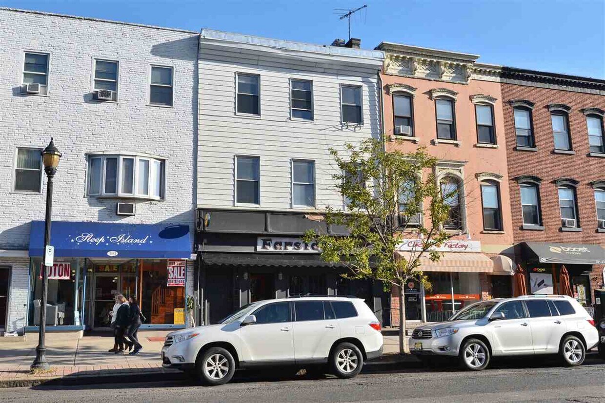 Foto principal - 531 Washington St