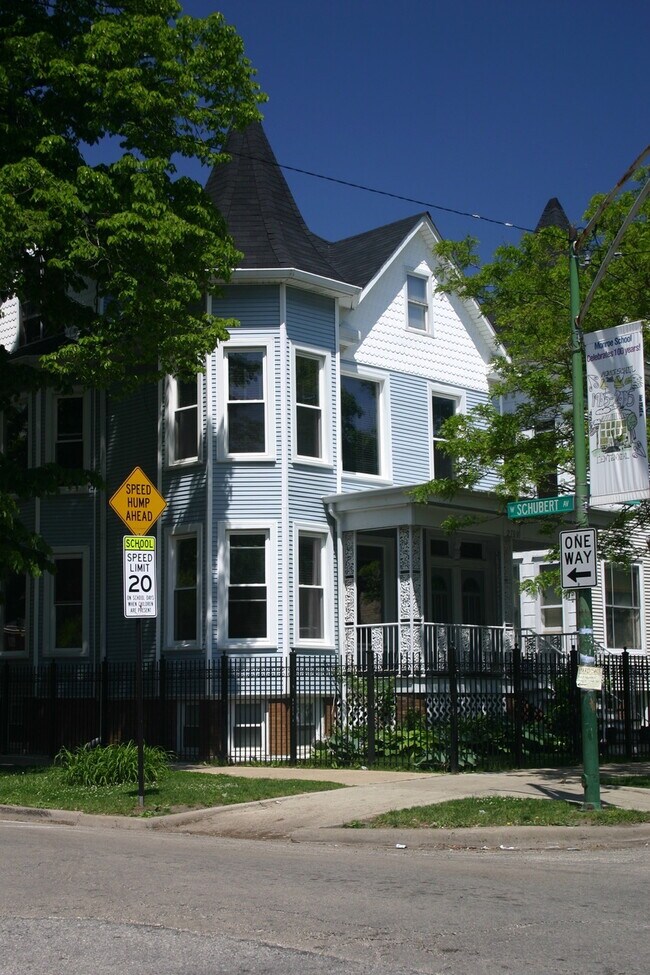 Building Photo - 2700 N Monticello Ave