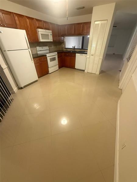 Foto del edificio - 9011 W Sunrise Blvd