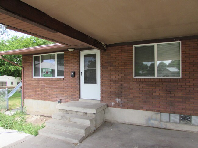 Building Photo - 102-106 Arkansas St