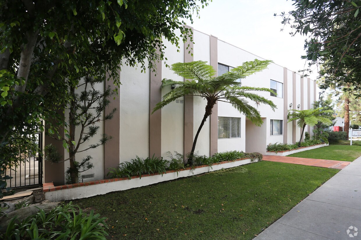 Building Photo - 3485 Sawtelle Blvd