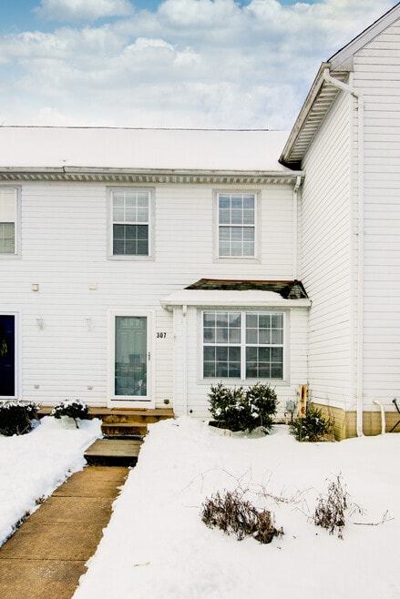 Building Photo - 307 Guilford Ct