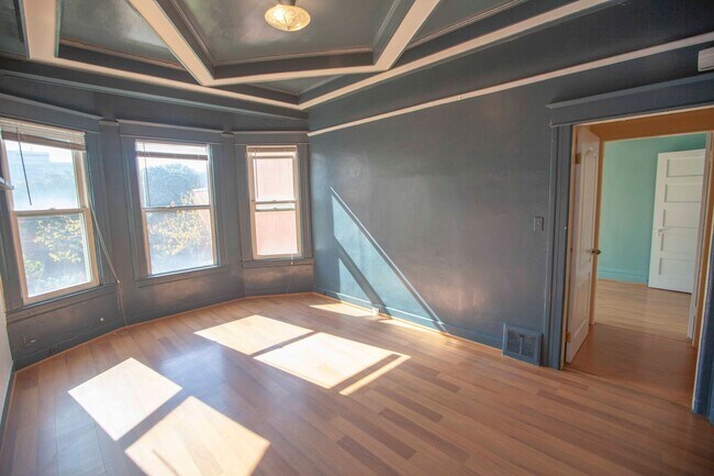 Building Photo - 155