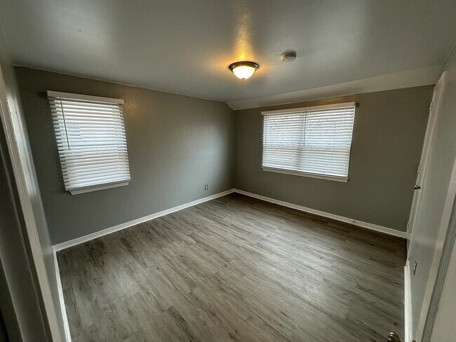 Foto del edificio - 712 Taunton Pl