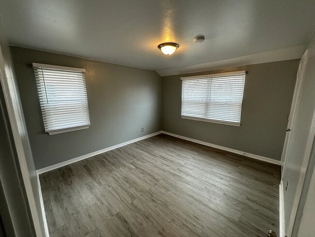 Building Photo - 712 Taunton Pl
