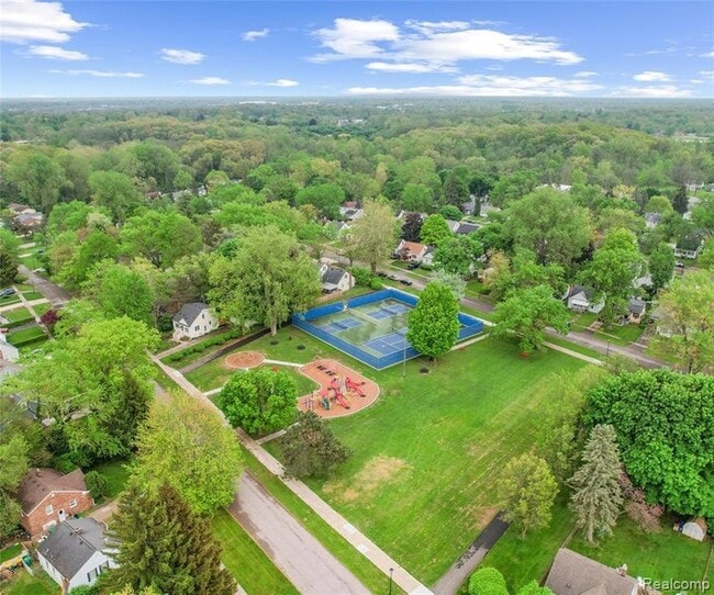 Foto del edificio - 2017 Harding Ave