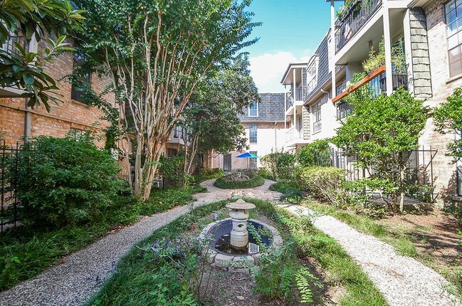 Foto del edificio - 2425 Underwood St