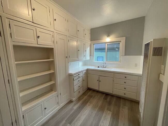 Foto del edificio - 381 Reed-