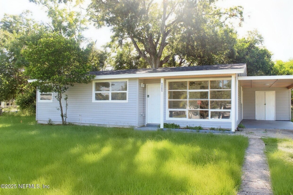 Foto principal - 9265 Danville Ave