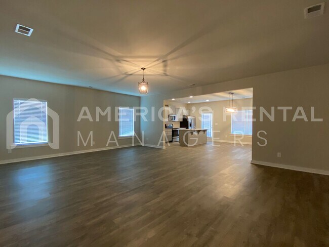 Foto del edificio - Home for Rent in Jemison, AL.. View with 4...