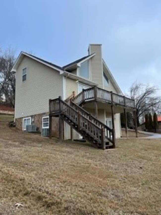 Building Photo - DUPLEX Lake rental with view of Stardust M...